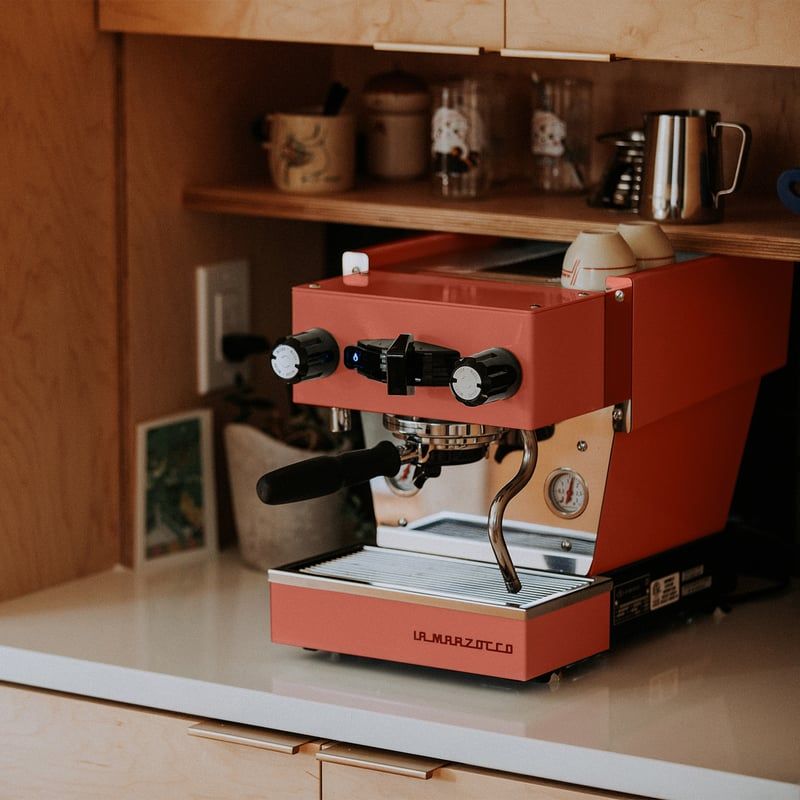 La Marzocco Linea Micra - Red - Ambiance