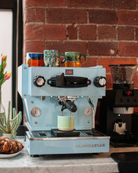 La Marzocco Linea mini R - Cool Touch - Blue - Ambiance